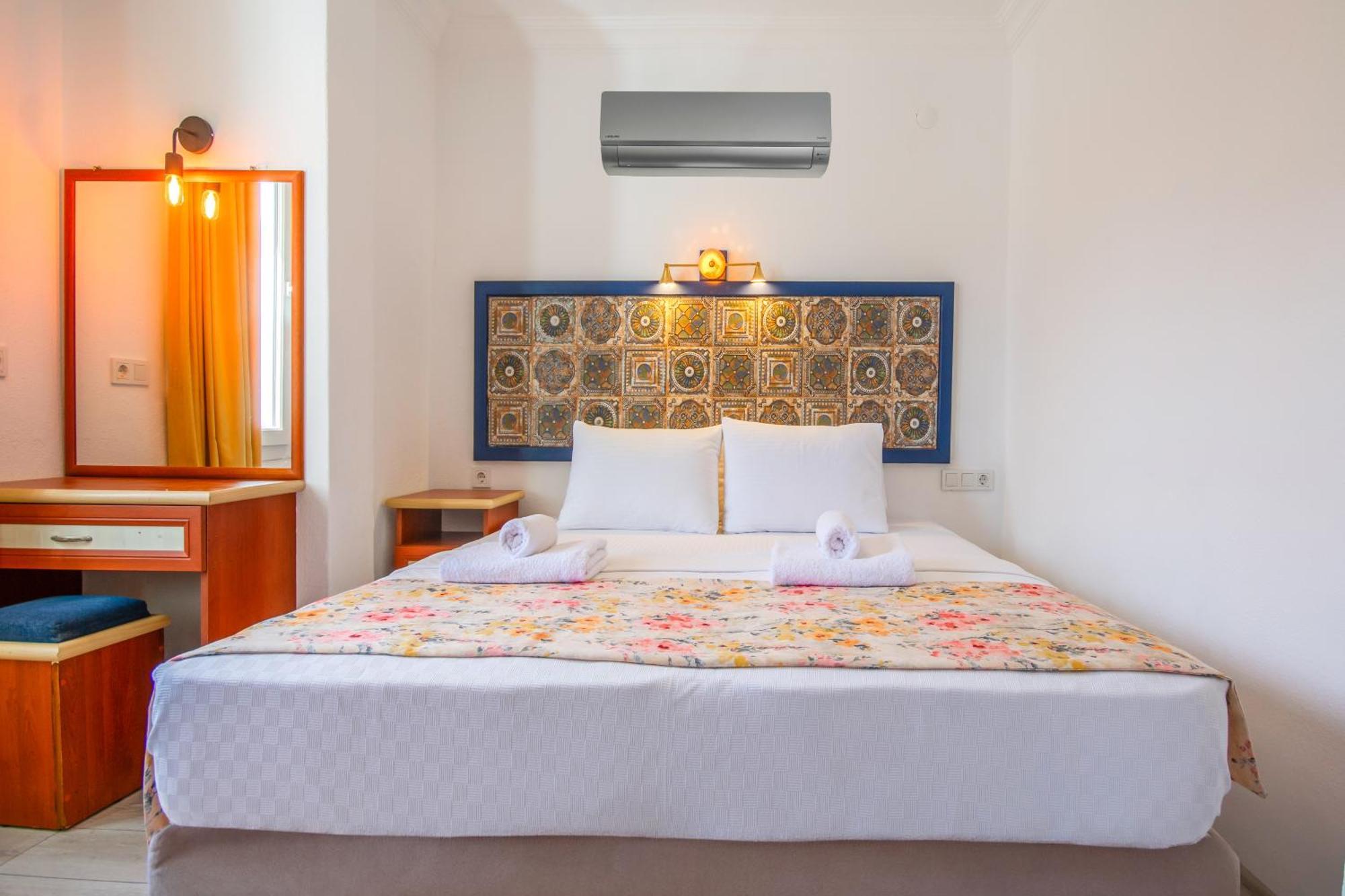 Oezguem Suite Otel Datça Buitenkant foto
