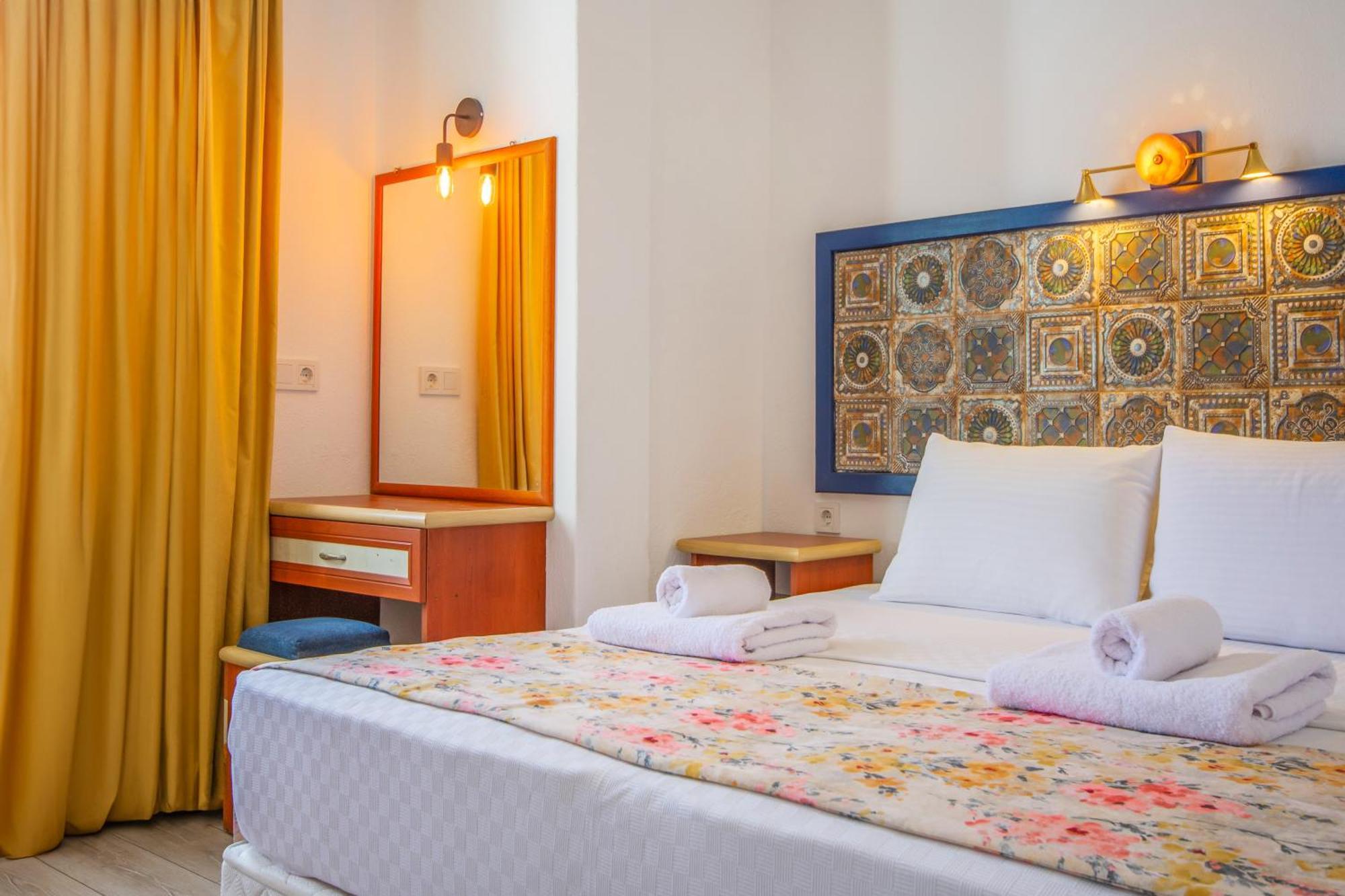 Oezguem Suite Otel Datça Buitenkant foto
